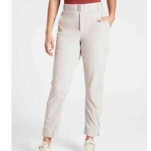Athleta Women's Birch Trekkie Pant, Size 6, Light/Cream, Zip Pockets, Belted